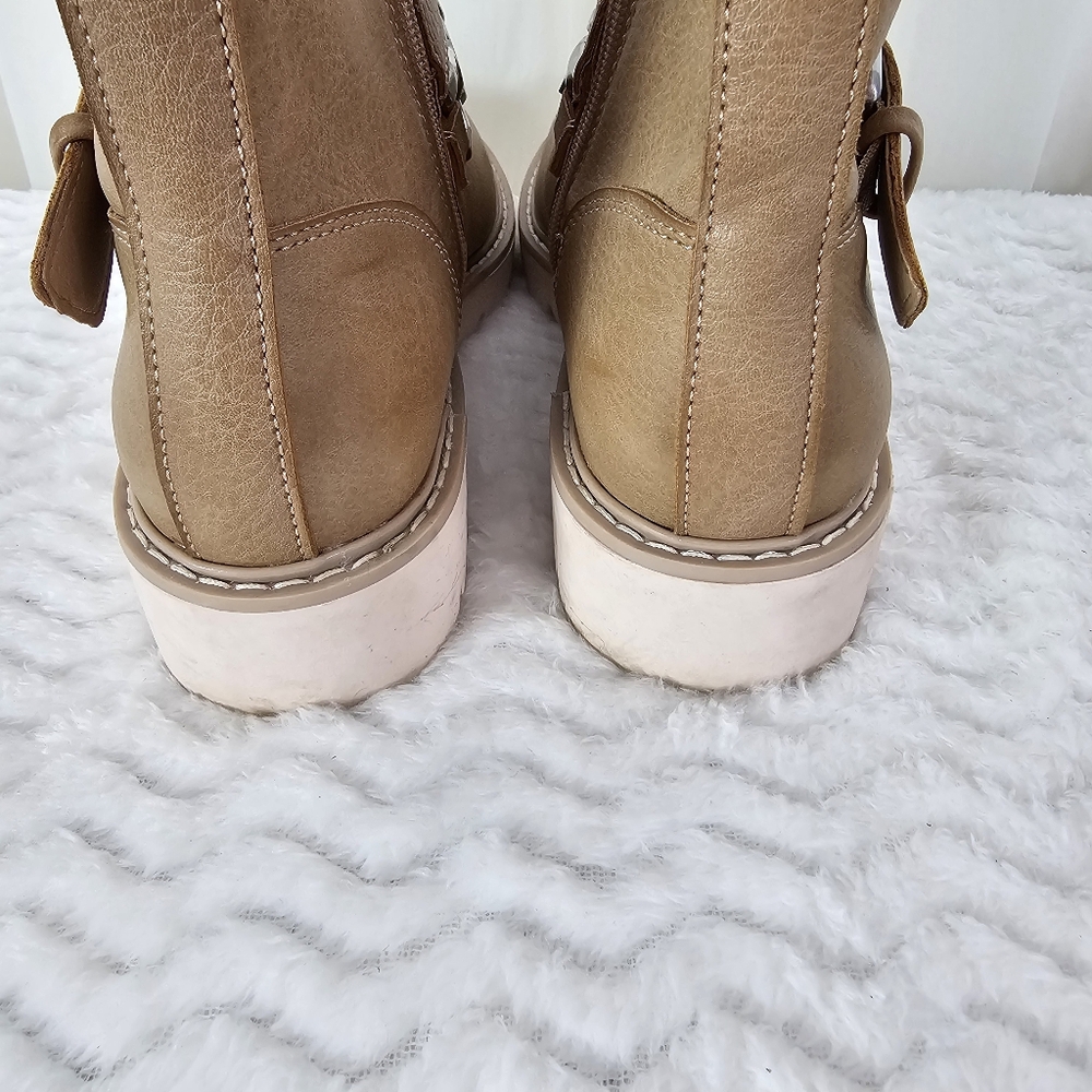 Dolce Vita Padua Taupe Chain-Trim Lug Sole Ankle Boots Size 6 - Picture 8 of 12